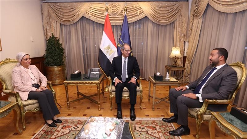 عمرو طلعت وزير الاتصالات وتكنولوجيا المعلومات