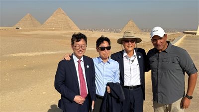 المبعوث الرئاسي لجمهورية كوريا الجنوبية يزور المتحف المصري الكبير والأّهرامات 