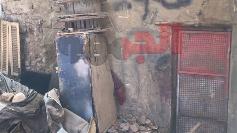 انهيار جزئي لمنزل مأهول بالسكان في شبرا