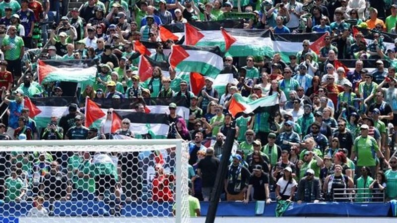 50 رياضيا محترفا يطالبون بحرمان إسرائيل من كرة القدم