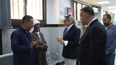 نائب المحافظ تراجع كفاءة منظومة العمل بالوحدة المحلية لمركز الخارجة