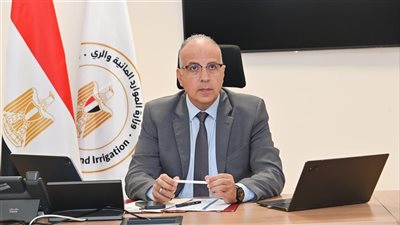 وزير الري يتابع موقف أعمال التطوير في منظومة تطهيرات المجاري المائية