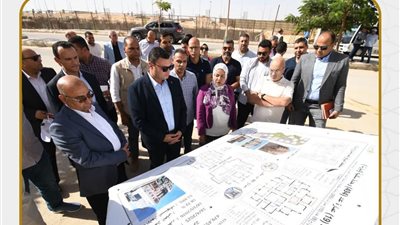 وزير الإسكان يتفقد وحدات 