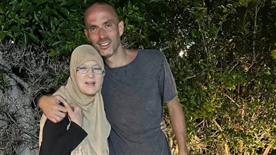 بعد غياب سنوات.. شمس البارودي تخطف الأنظار قي ظهور نادر مع نجلها