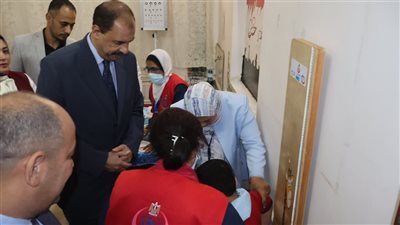 جولة تفقدية لمحافظ سوهاج على المدراس لمتابعة مبادرة الكشف عن سوء التغذية 