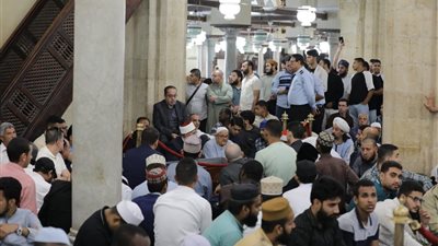 وصول جثمان الدكتور أحمد عمر هاشم إلى الجامع الأزهر لإقامة صلاة الجنازة عقب صلاة الظهر