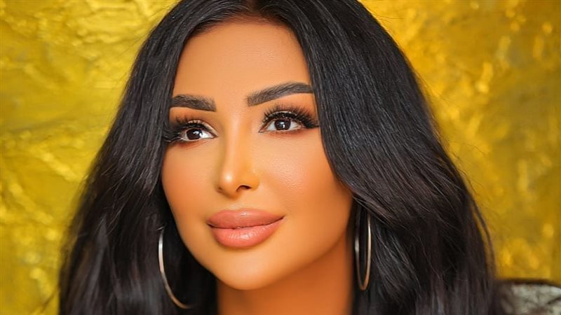 المطربة شاهيناز