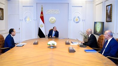 الرئيس السيسي يوجه بصرف 1000 جنيه حافز تدريس للمعلمين بداية من نوفمبر 2025 