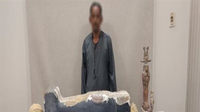 كنز أثري في بيت مزارع ببني سويف!.. ضبط 533 قطعة قبل تهريبها للخارج