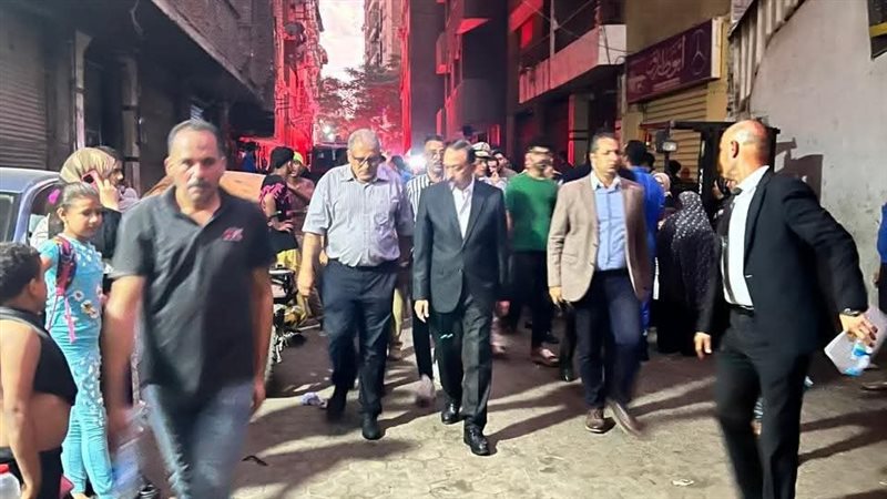 لحظة وصول مدير امن القاهرة حريق مخزن بالحرفيين