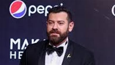 عمرو يوسف يكشف بوستر 