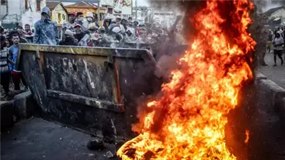 توتر أمني غير مسبوق في عاصمة مدغشقر بعد دعوات للعصيان العسكري