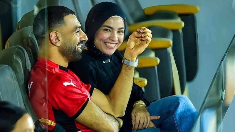 محمد صلاح وزوجته ماجي صادق