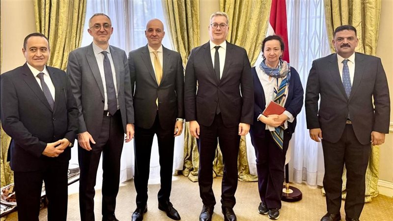 وزير البترول ووفد البنك الأوروبي لإعادة الإعمار والتنمية