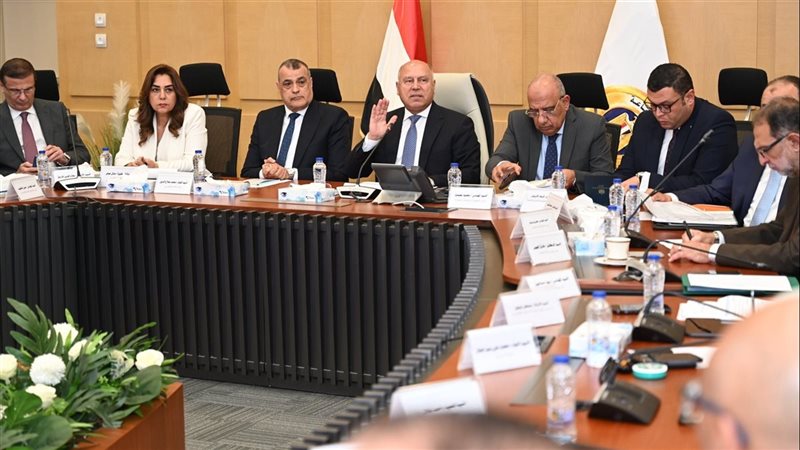 كامل الوزير والمجموعة الاقتصادية الصناعية