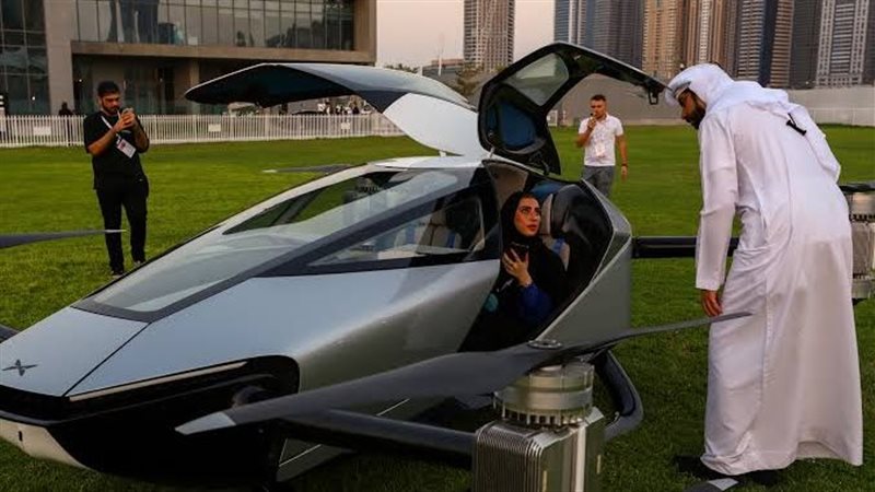 السيارات الطائرة 
