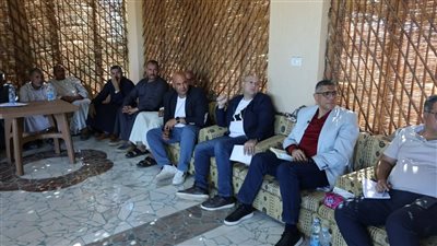 لبحث احتياجاتهم..محافظ الجيزة يعقد لقاءً مفتوحًا مع أهالي الواحات البحرية 