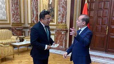 ضمن النواب المعينين..الدكتور باسل عادل يتسلّم كارنيه عضوية مجلس الشيوخ 