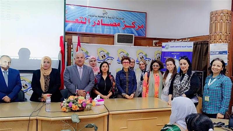 وكيل وزارة التربية والتعليم أثناء اللقاء