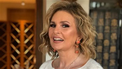 «دخل عليا أوضة النوم».. يسرا تثير الجدل بتصريح غريب عن يوسف شاهين 