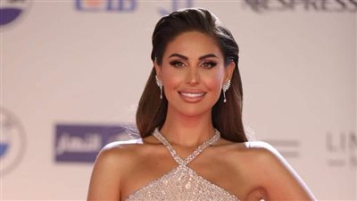 بفستان شفاف.. مي سليم تخطف الأنظار في افتتاح مهرجان الجونة السينمائي