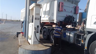 محافظ جنوب سيناء يتابع تطبيق التعريفة الجديدة للمواصلات