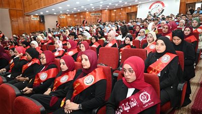 جامعة الفيوم تحتفل بالذكرى 52 لانتصارات أكتوبر وتكرم المتميزين في الأنشطة الطلابية
