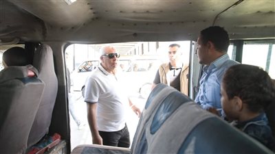 الزملوط يتابع انتظام سير العمل بالموقف الإقليمي في الخارجة