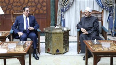 شيخ الأزهر يشهدُ توقيع بروتوكول تفاهم لتعزيز التَّعاون بين جامعتي الأزهر والقاهرة