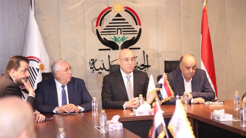 خلال الاجتماع 