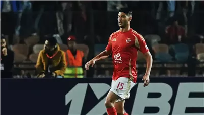 طبيب الأهلي يكشف تطورات إصابة أشرف داري وكريم فؤاد