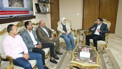 نائب محافظ بني سويف يلتقى لجنة تقويم الأداء والتفتيش بـ التنمية المحلية
