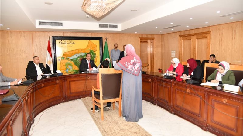 الدكتور / احمد الانصارى محافظ الفيوم أثناء اللقاء