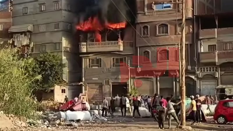 جانب من الحريق