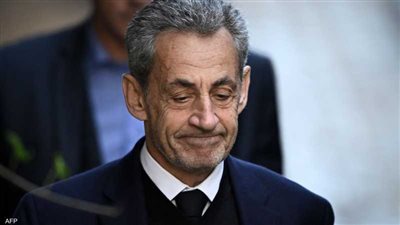 من قصر الإليزيه إلى زنزانة لا سانتي.. سقوط ساركوزي في قضية تمويل القذافي