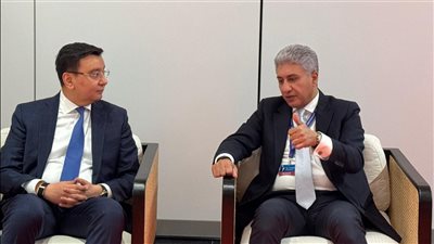 وزير الآثار يناقش آليات التعاون لزيادة حركة السياحة البينية بين مصر وأوزبكستان 