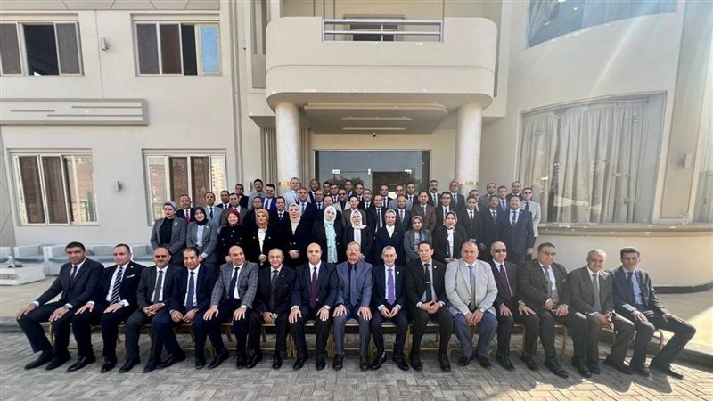 صورة تذكارية عقب انتهاء الدورة 