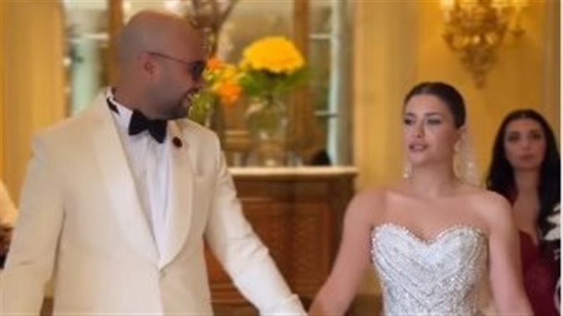 حاتم صلاح وزوجته