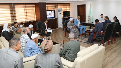 وزير الزراعة يستقبل وفدًا من الفلاحين..ويؤكد: دعم المزارع أولوية ومكتبي مفتوح للجميع
