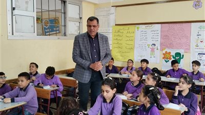 وكيل تعليم دمياط يطمئن من وضوح أسئلة امتحانات أكتوبر وشمولها للمنهج
