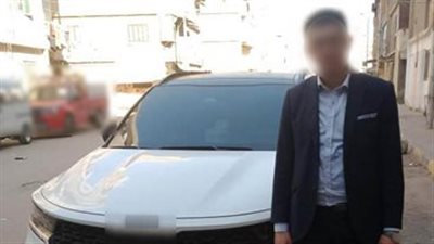 بالصور والفيديو.. قائد سيارة يركب لوحات معدنية مزورة بالمنوفية
