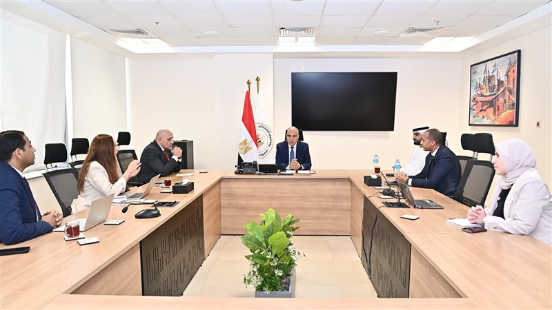 خلال الاجتماع 