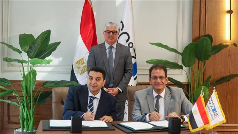 توقيع عقد إنتاج الفورمالدهيد ومشتقاته 