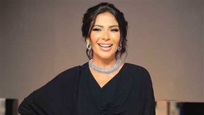 السبت.. منى زكي ضيفة أولى حلقات برنامج 