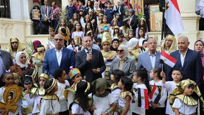 محافظ القاهرة يوجه بدمج معلومات المتحف المصري الكبير في الإذاعة المدرسية