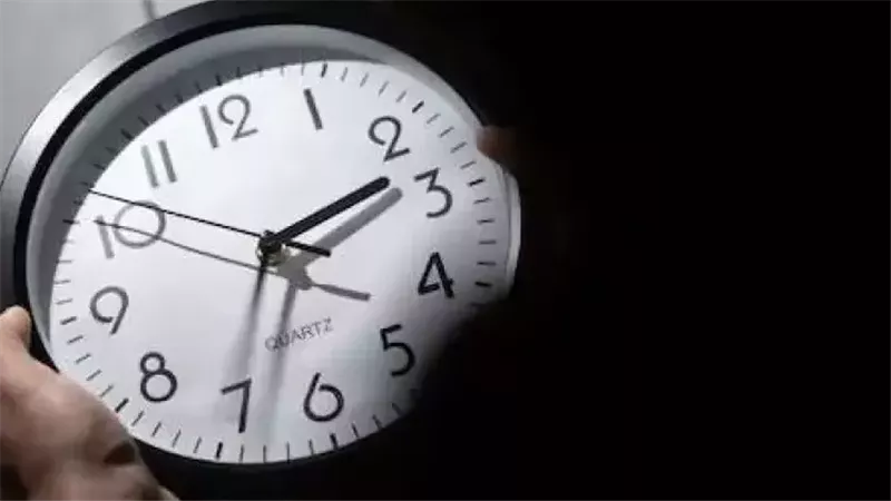 اظبط ساعتك للوراء.. بدء تطبيق التوقيت الشتوي في مصر غدًا 