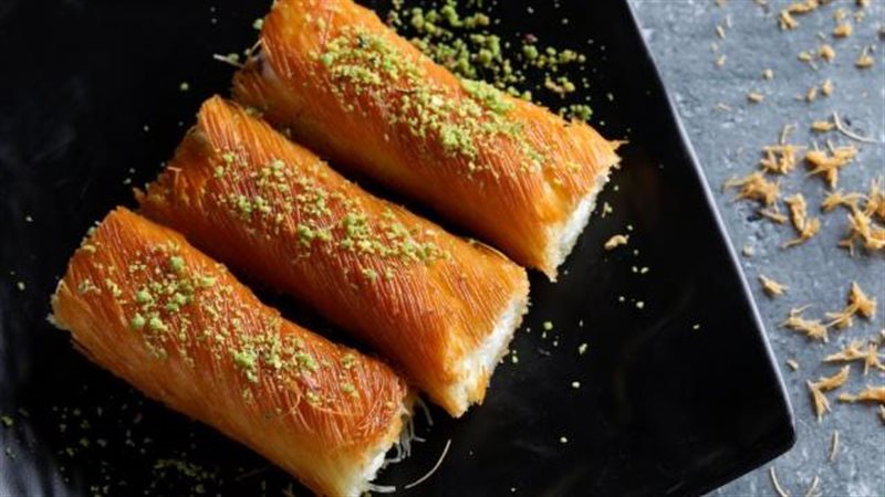 رولات الكنافة بالقشطة