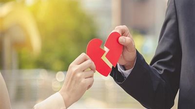 خبيرة أسرية: الانفصال مرحلة للنضج العاطفي.. والحب لا ينتهي بالوداع