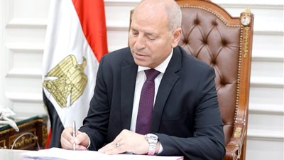 محافظ القاهرة يعتمد حركة تنقلات جديدة بين رؤساء الأحياء لتحسين الخدمات