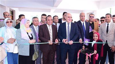 رئيس جامعة سوهاج يفتتح المعرض الفني لطلاب ذوي الهمم